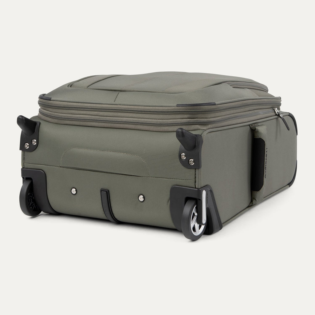 Travelpro Maxlite 5 International Carry-On Rollaboard Luggage