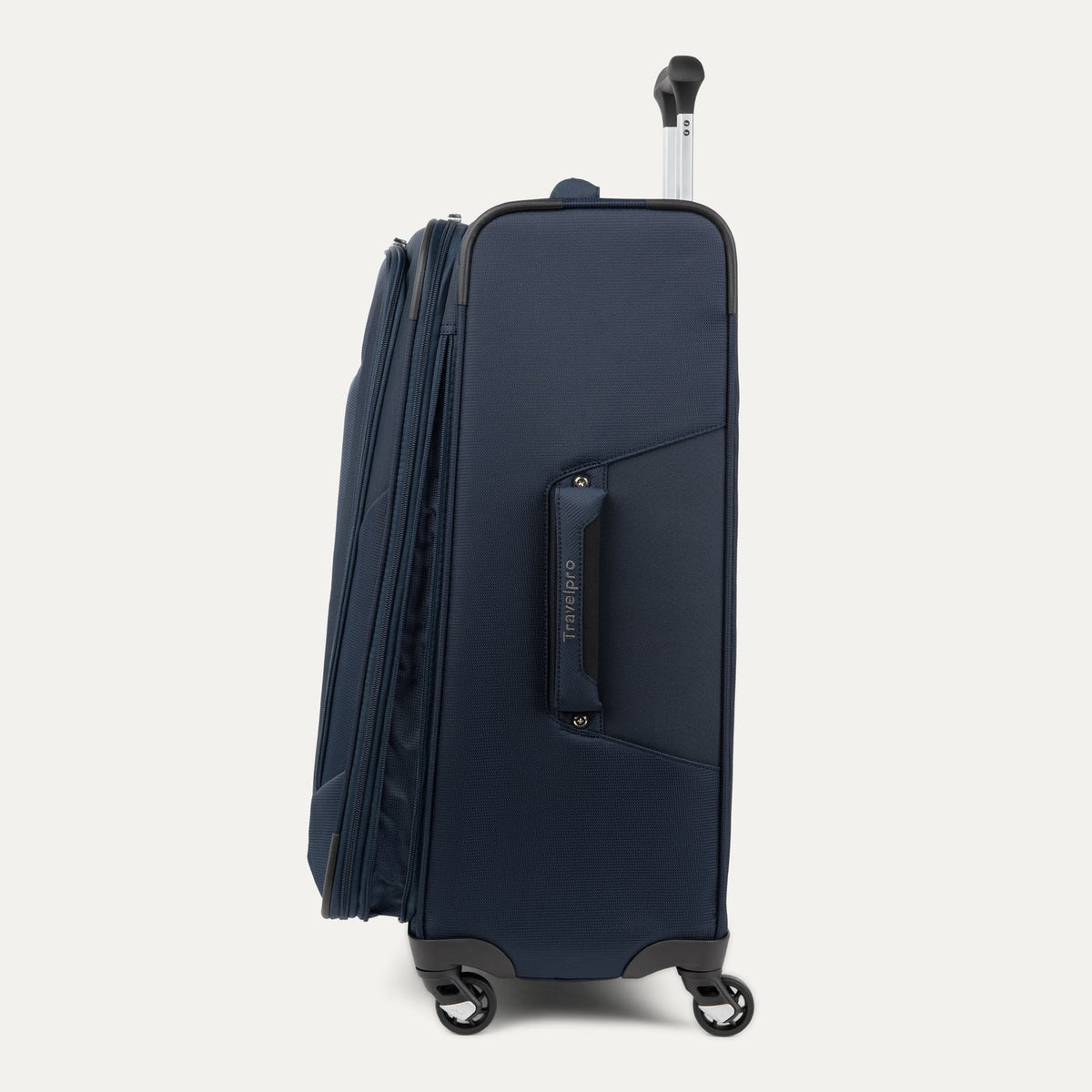 Travelpro Maxlite 5 Medium Check-In Spinner Luggage