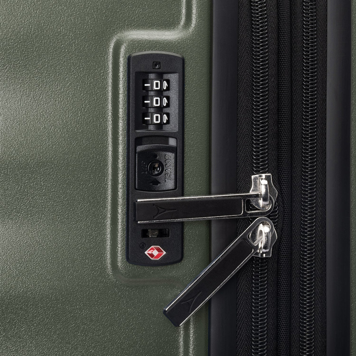 Travelpro Maxlite Air V2 Medium Check-In Hardside Spinner Luggage