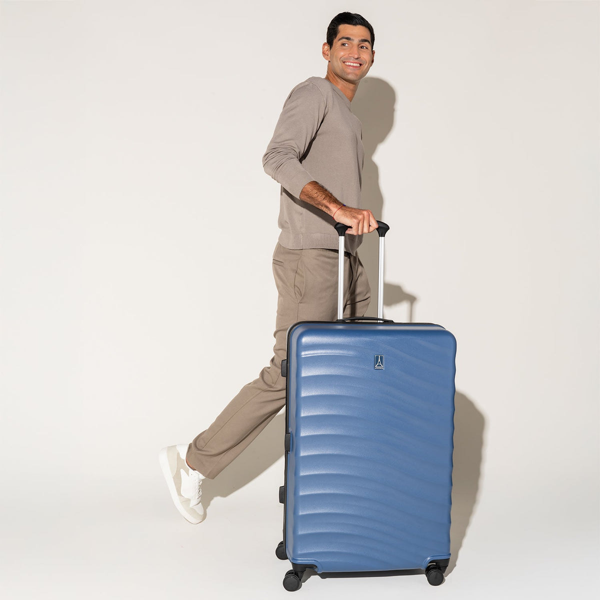 Travelpro Maxlite Air V2 Large Check-In Hardside Spinner Luggage