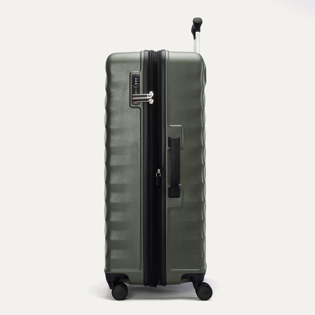 Travelpro Maxlite Air V2 Large Check-In Hardside Spinner Luggage