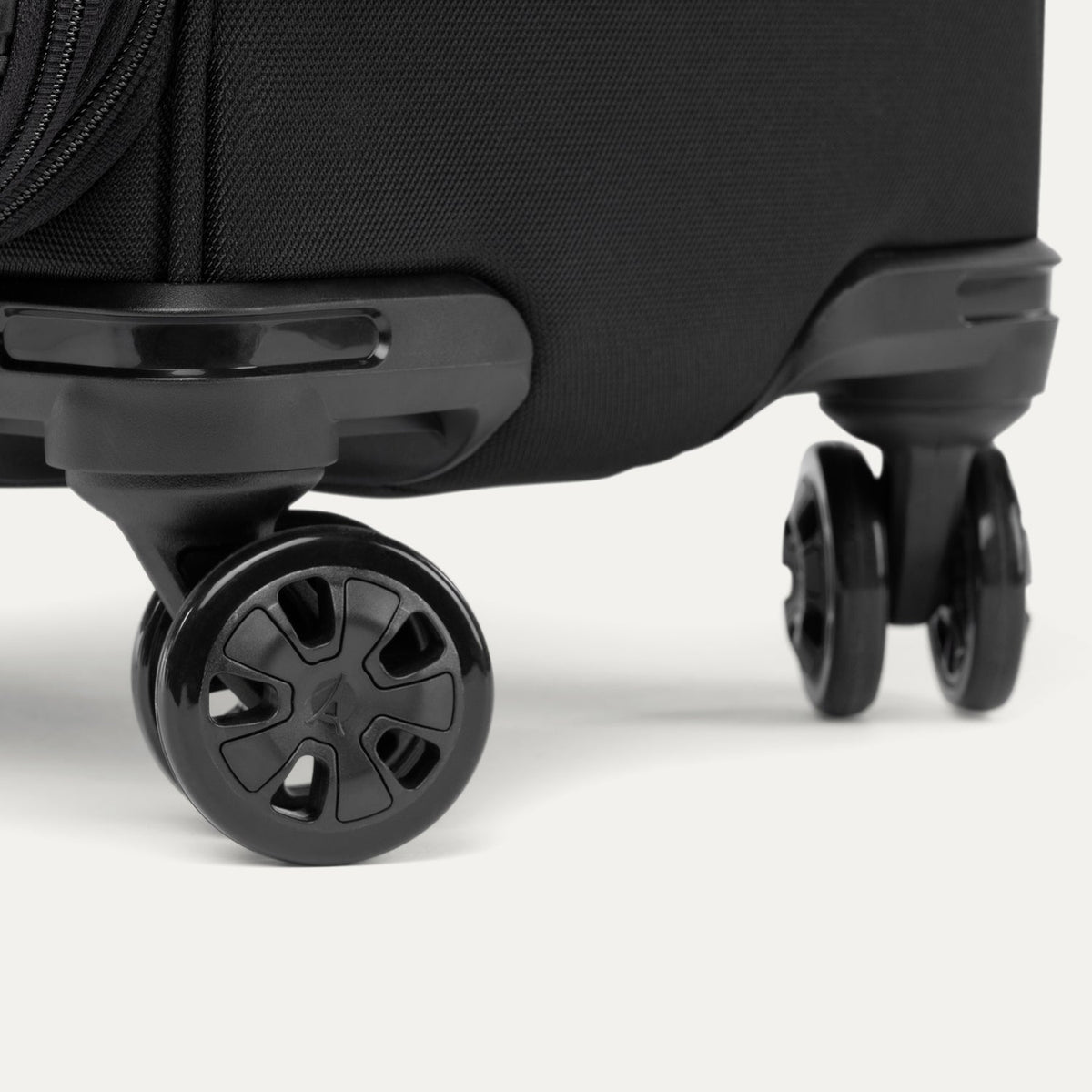 Travelpro Crew Classic Large Check-In Spinner Luggage