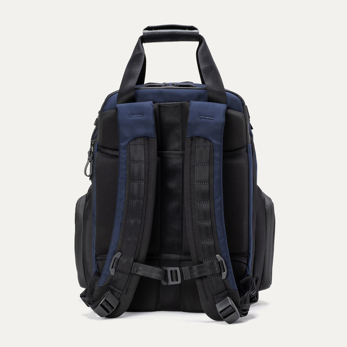 Travelpro Altitude Medium Expandable Laptop Backpack 25-30L - Final Sale
