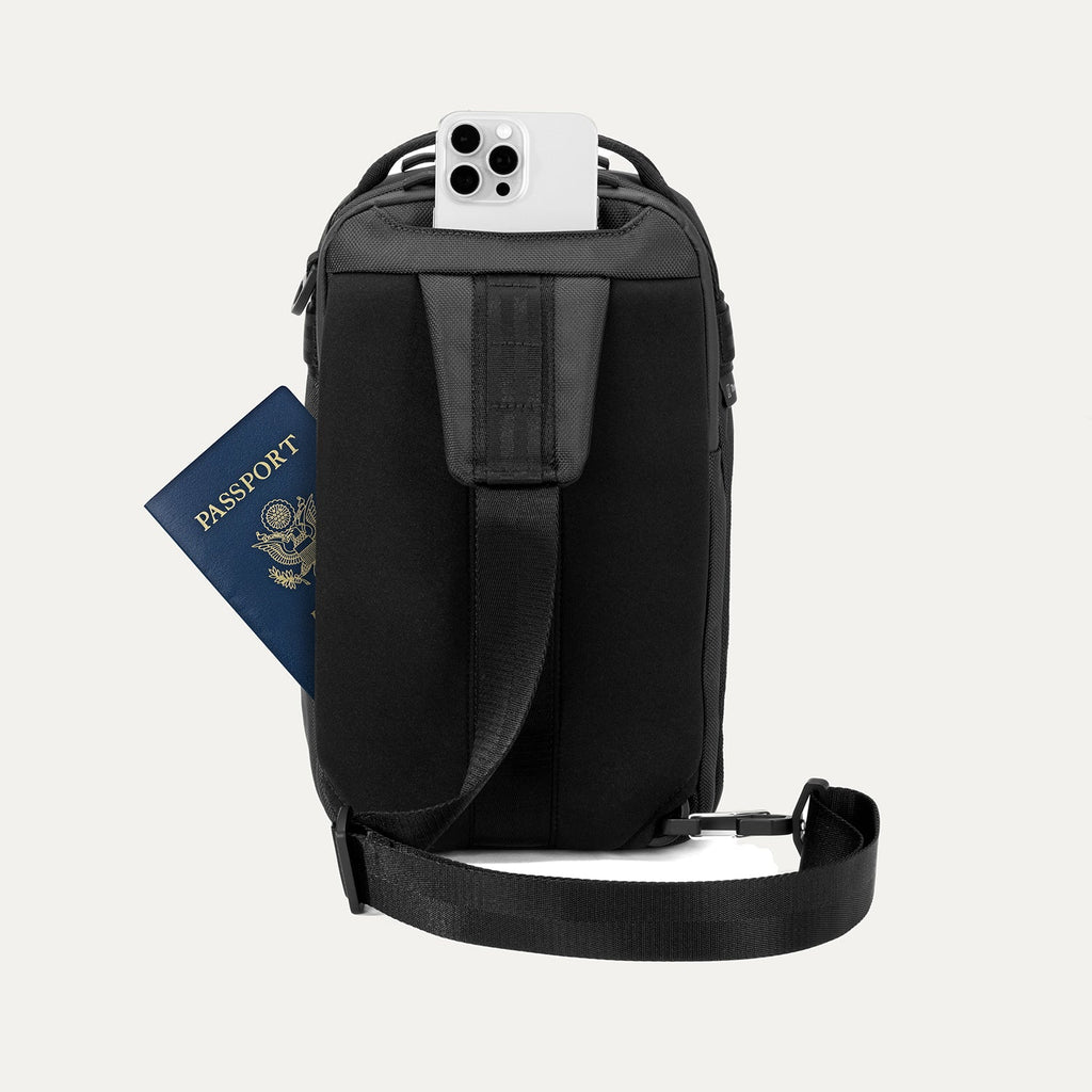 Travelpro Altitude Crossbody 6L