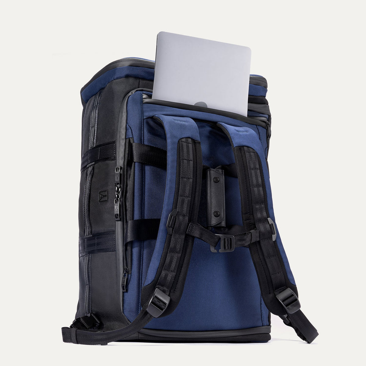 Travelpro Altitude Convertible Duffel / Backpack