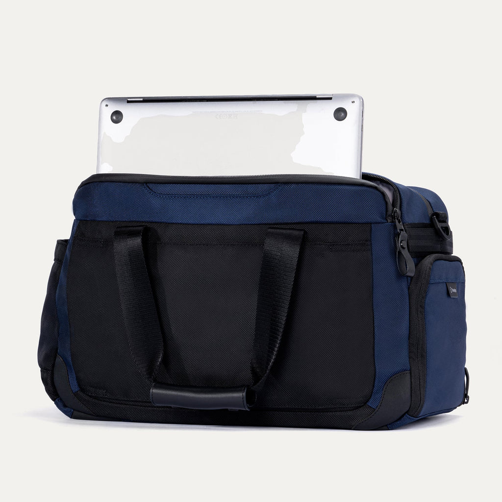 Travelpro Altitude Day-to-Day Duffel
