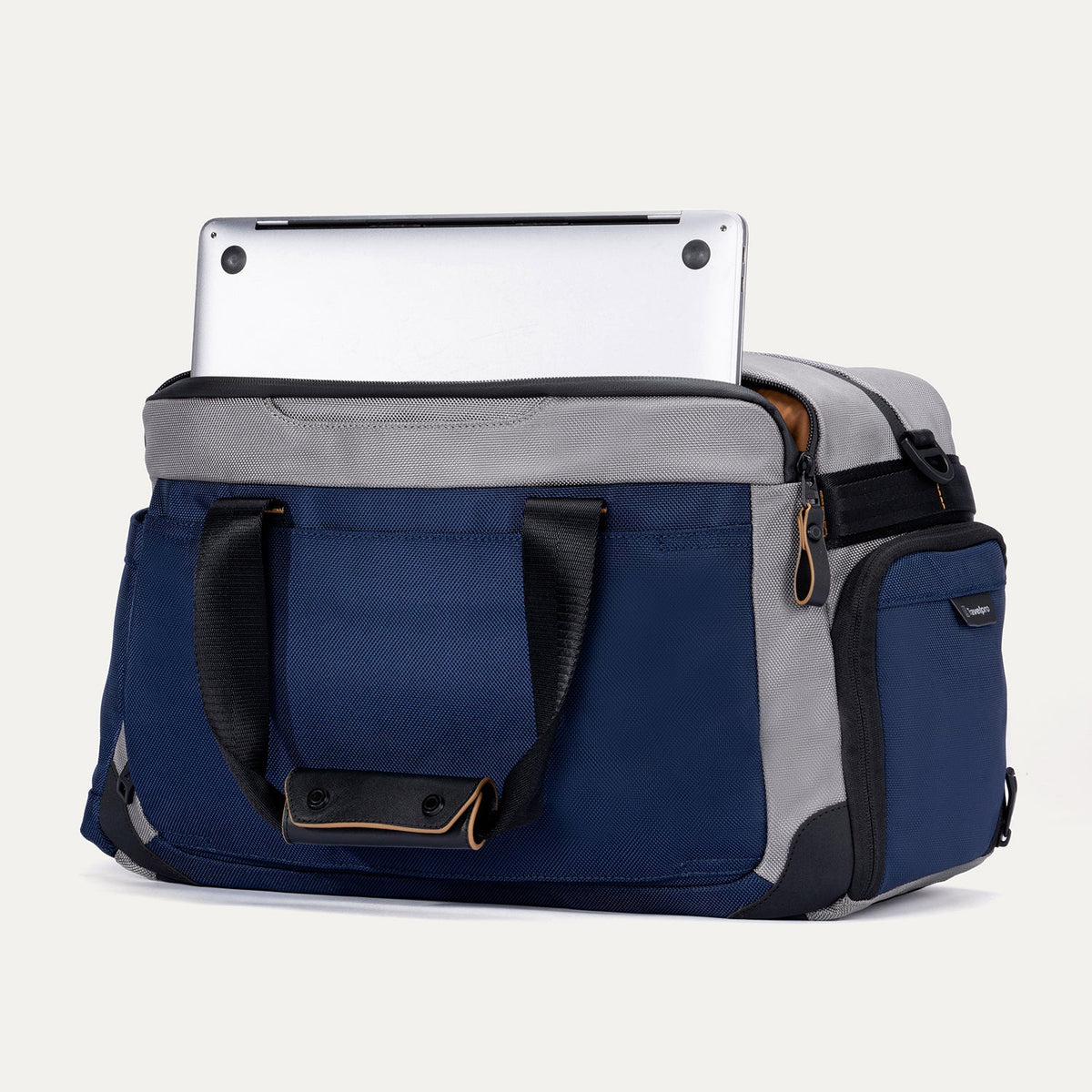 Travelpro Altitude Day-to-Day Duffel - Stellar Grey