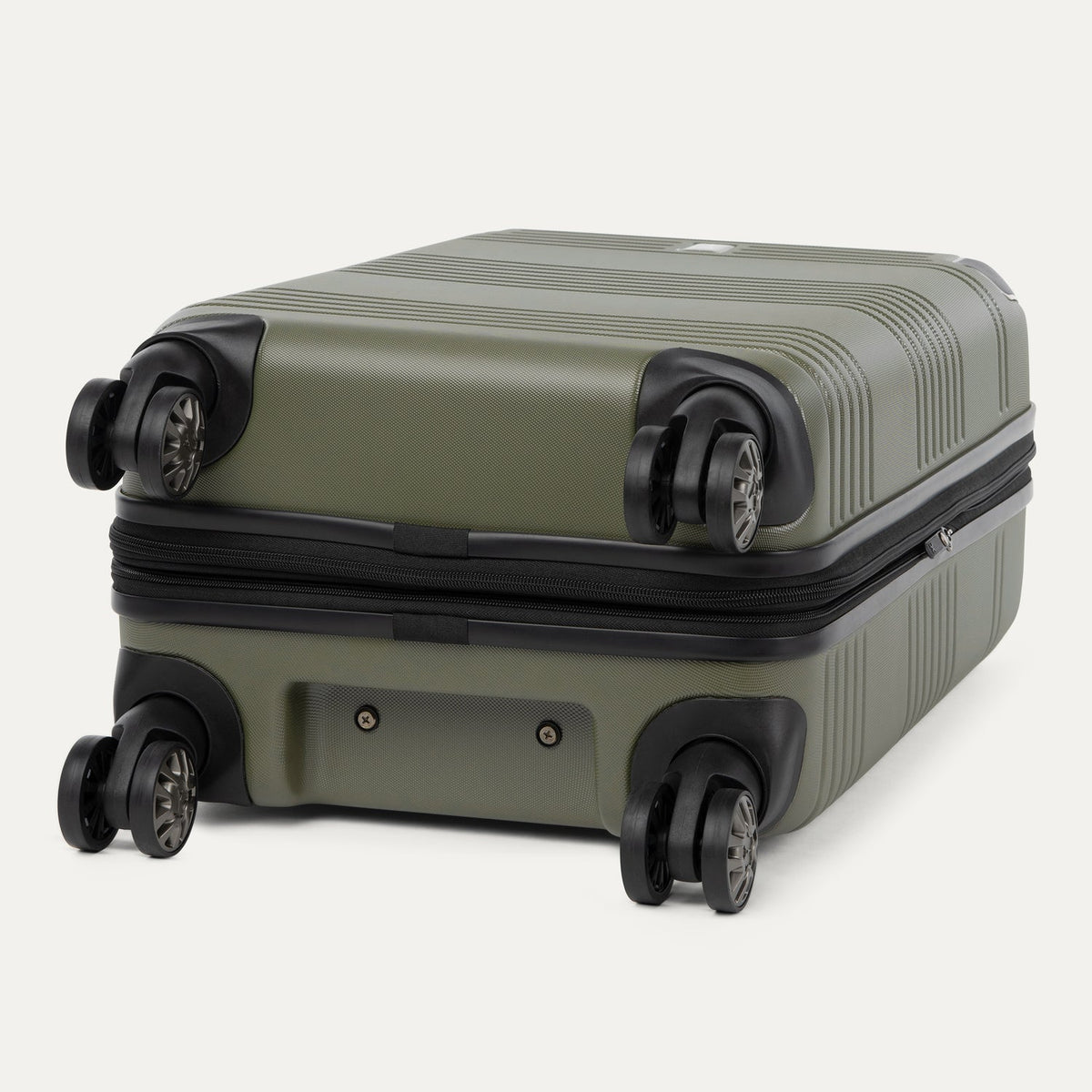 Travelpro Roundtrip Carry-On / Medium Check-In Hardside Luggage Set