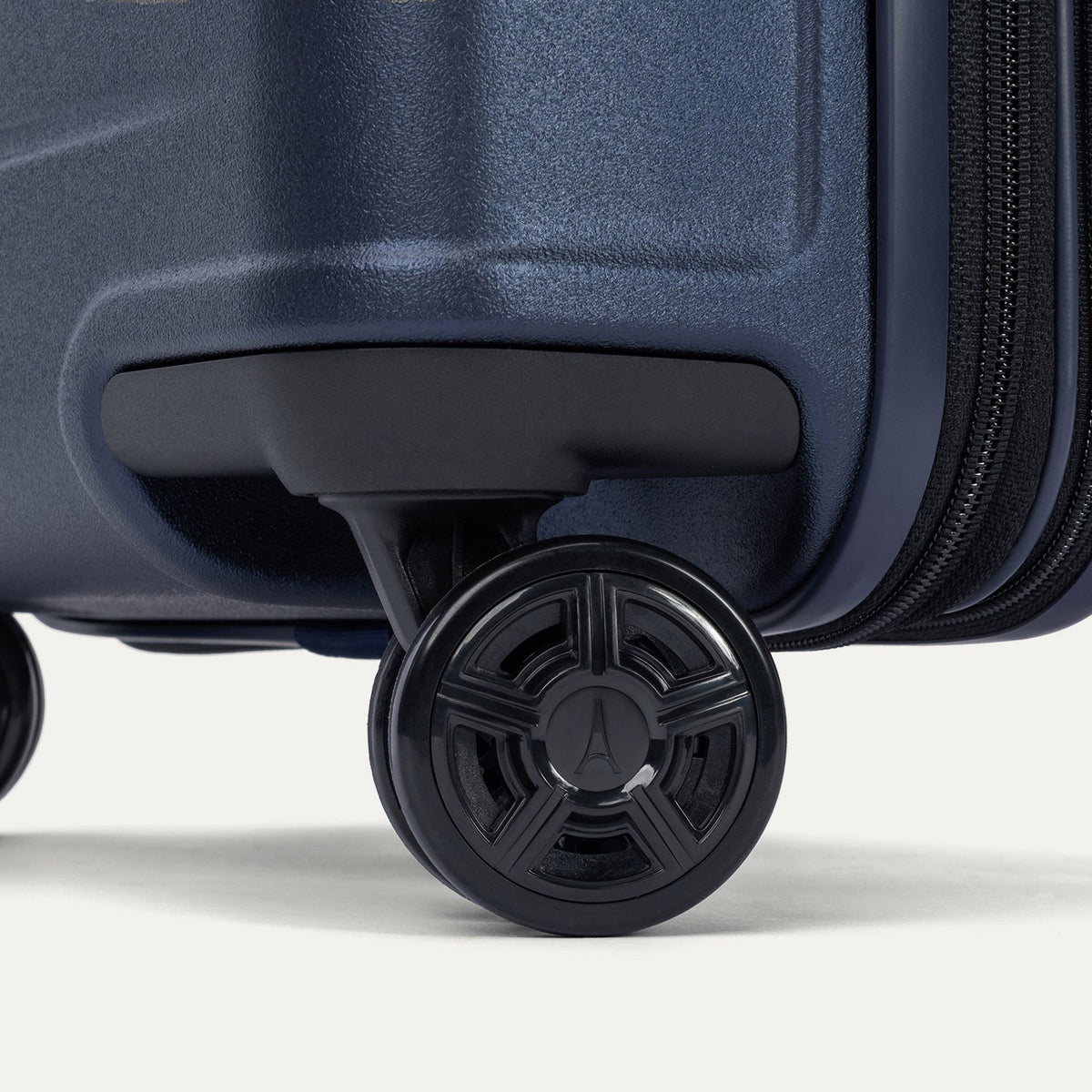 Travelpro Platinum Elite Medium Check-In Hardside Spinner Luggage