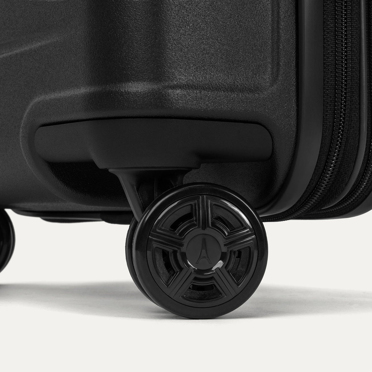 Travelpro Platinum Elite Medium Check-In Hardside Spinner Luggage