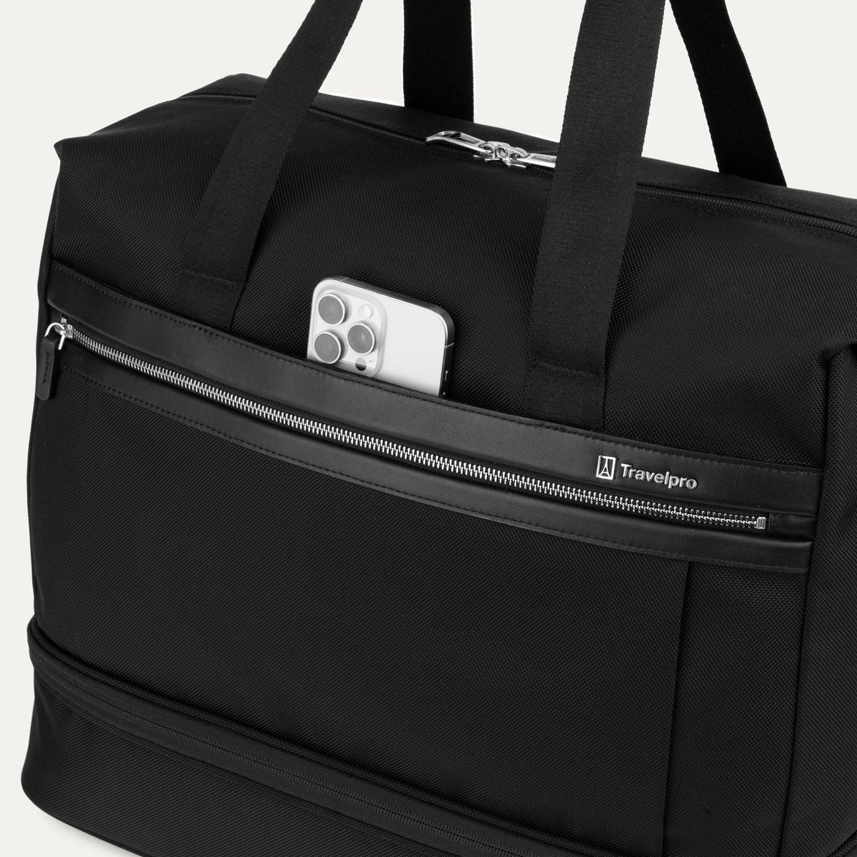 Travelpro On the Move - Platinum Elite Weekender Bag / Medium Check-In Luggage Set
